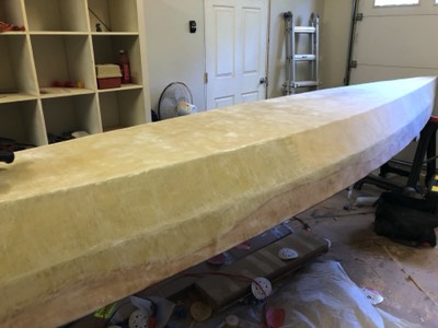  The hull is sanded. 