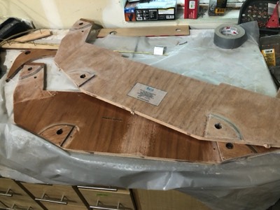  The take-apart bulkheads are sanded. 