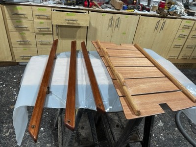  The sliding seat rail supports and queen seat are epoxy sealed. 