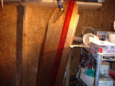  The leeboard gets a fill coat of epoxy on both sideas at once. 